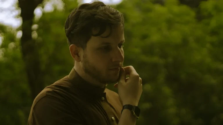 Omständig eller omständlig?